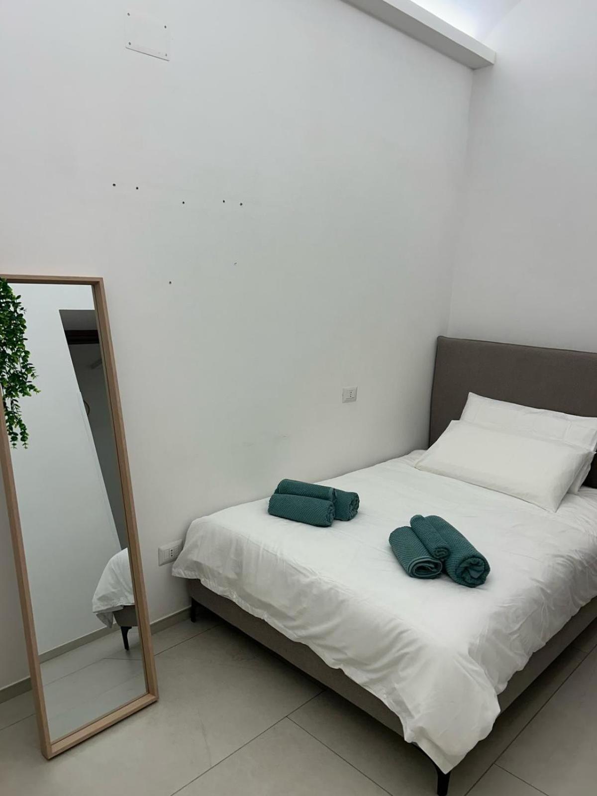 Domus Sanita - Napoli Free Wifi Apartment Rome